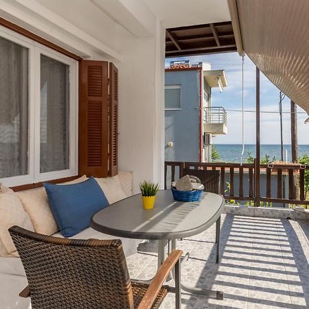 Chalkidiki Beachfront Apartment Неа-Ираклия Экстерьер фото